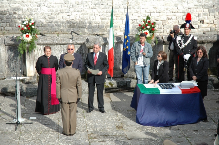 Clicca per vedere l'immagine alla massima grandezza