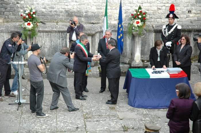 Clicca per vedere l'immagine alla massima grandezza