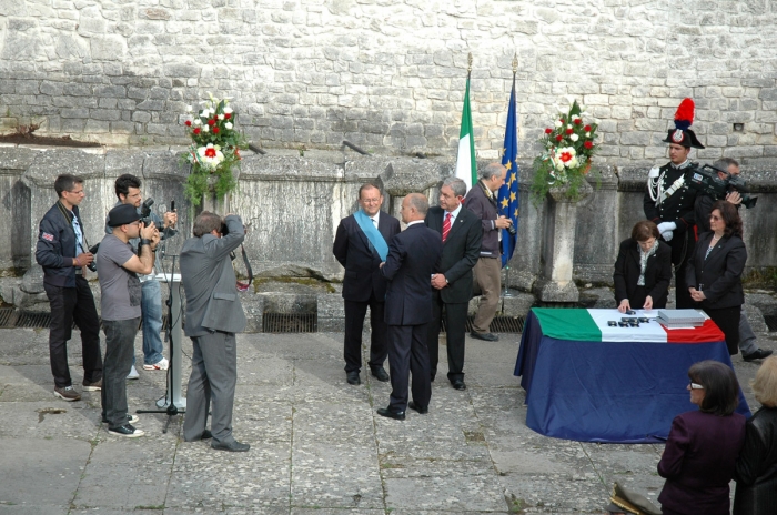 Clicca per vedere l'immagine alla massima grandezza