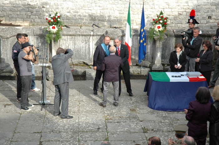 Clicca per vedere l'immagine alla massima grandezza