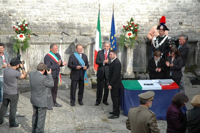 Clicca per vedere l'immagine alla massima grandezza