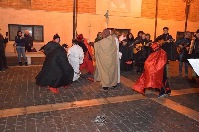 Clicca per vedere l'immagine alla massima grandezza