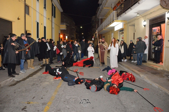 Clicca per vedere l'immagine alla massima grandezza