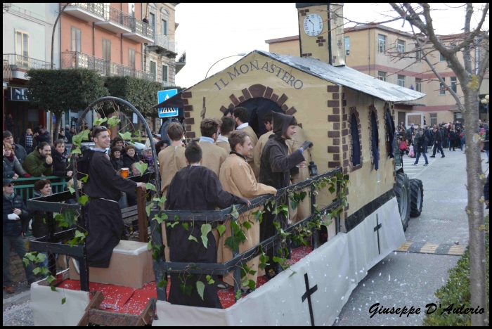 Clicca per vedere l'immagine alla massima grandezza